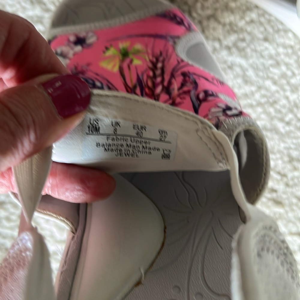 B Zees stretch sandals 10 M - Picture 5 of 5